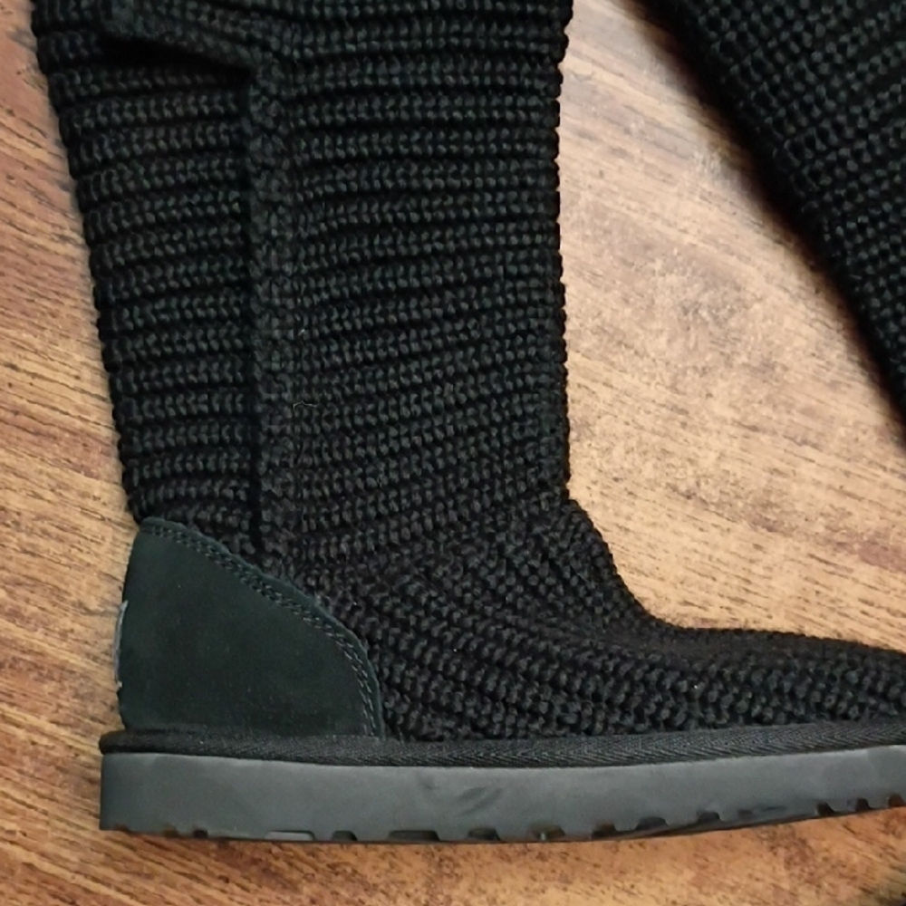 😍UGG Tall Cardy Black Knit Boots with 3 Button Detail - Picture 6 of 14